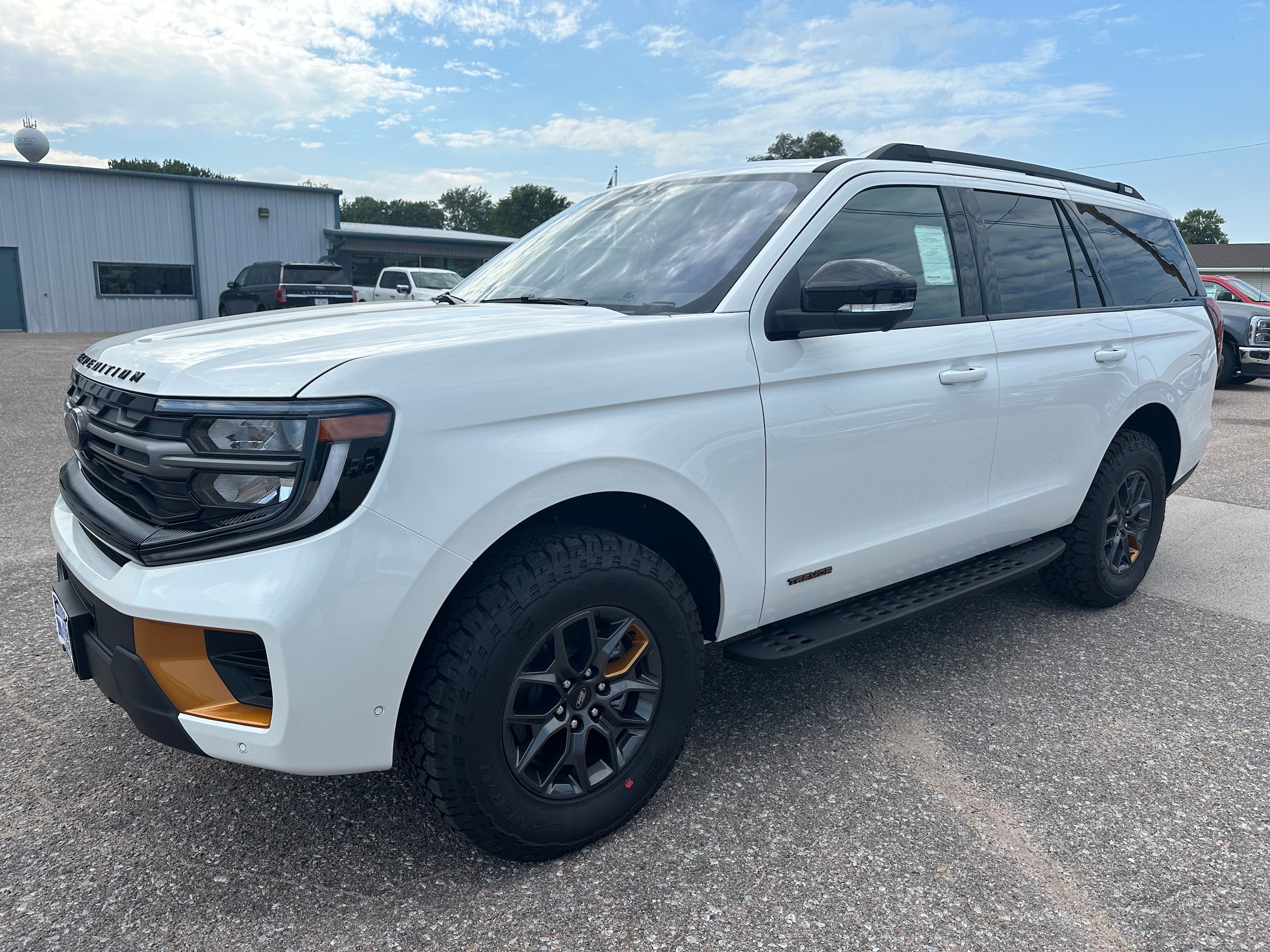 2025 Ford Expedition Tremor's photo