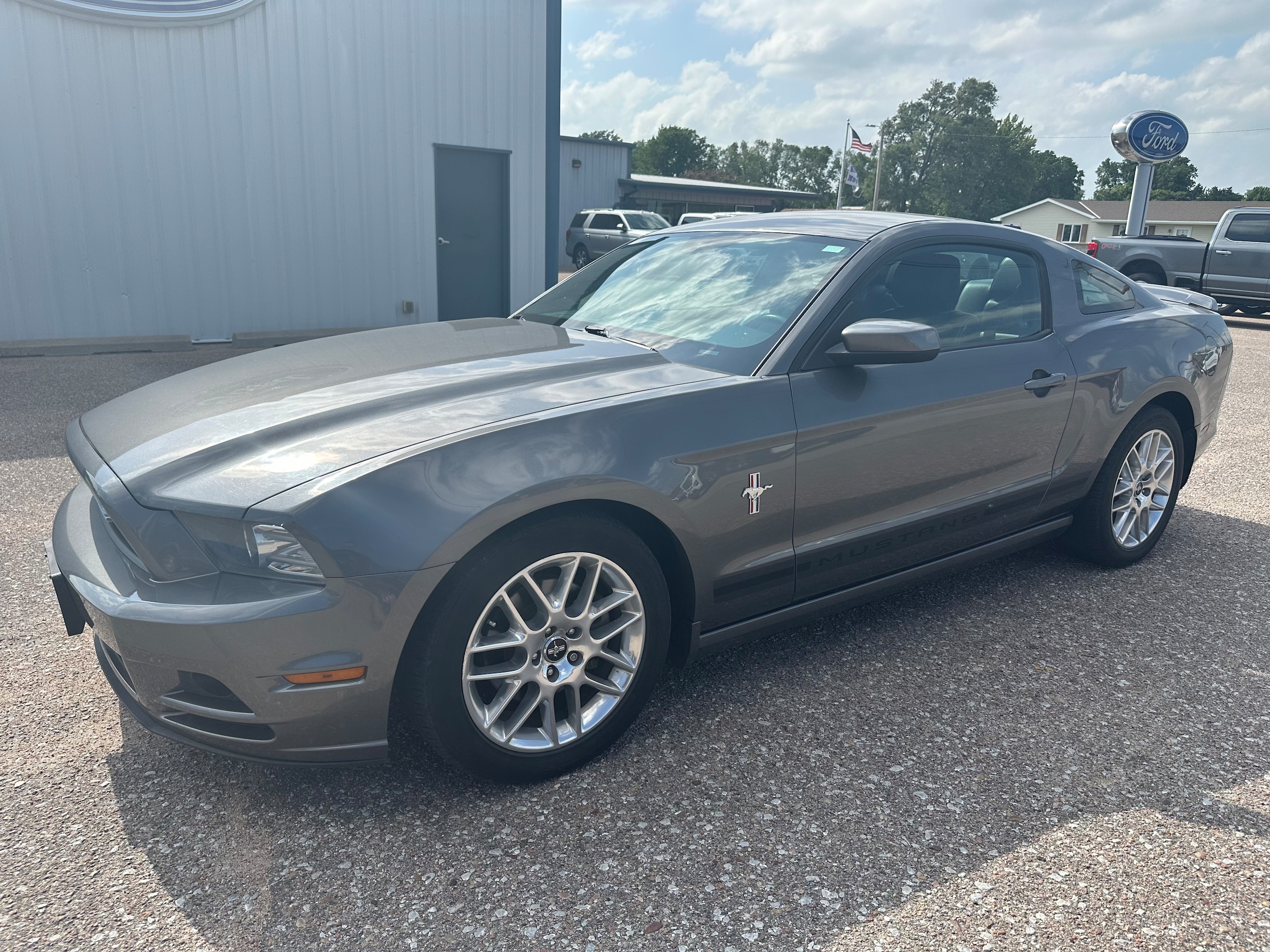2014 Ford Mustang V6 Premium's photo