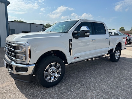 2025 Ford Super Duty F-350 Lariat TRUCK