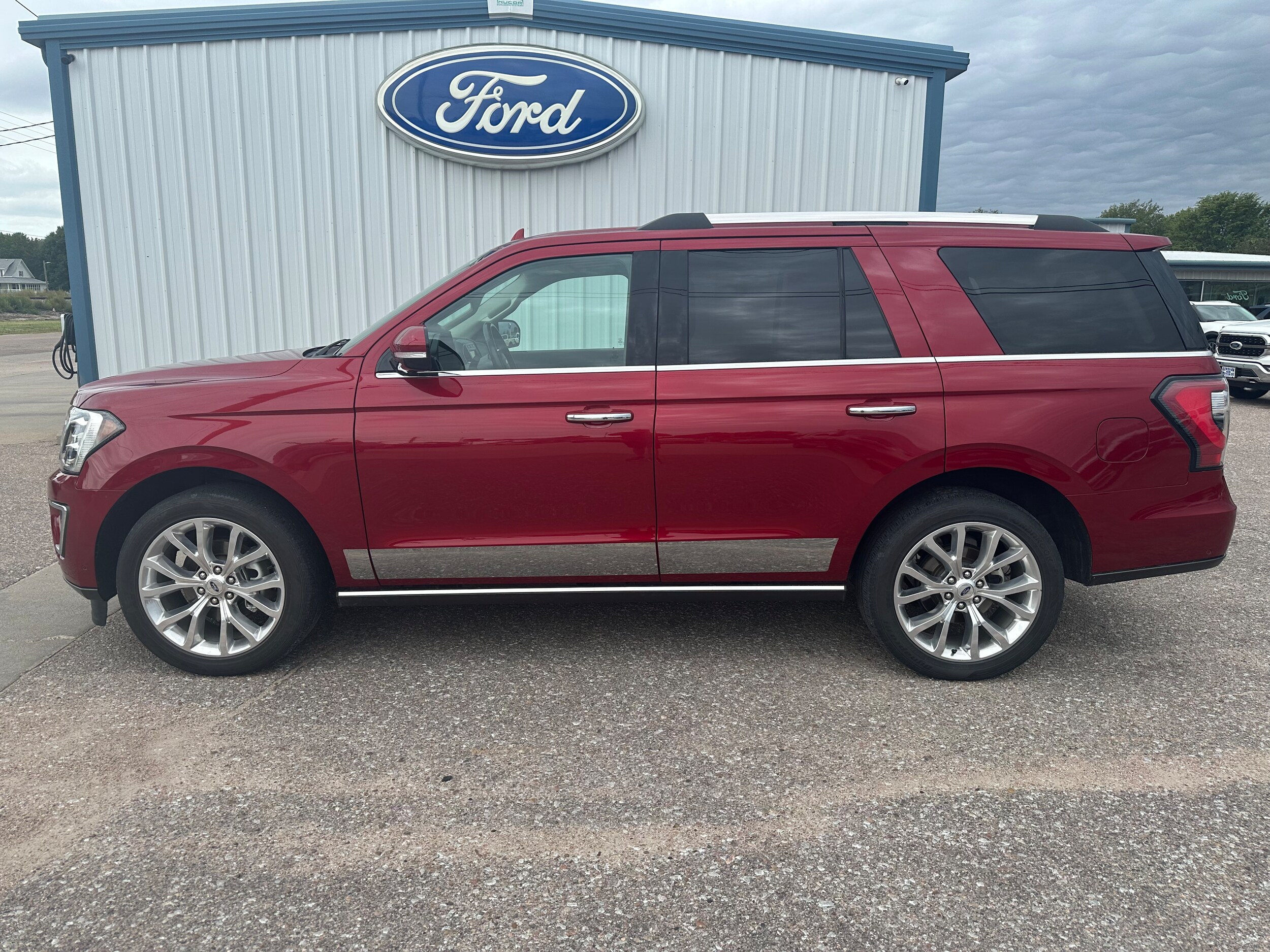 2019 Ford Expedition Limited photo 2