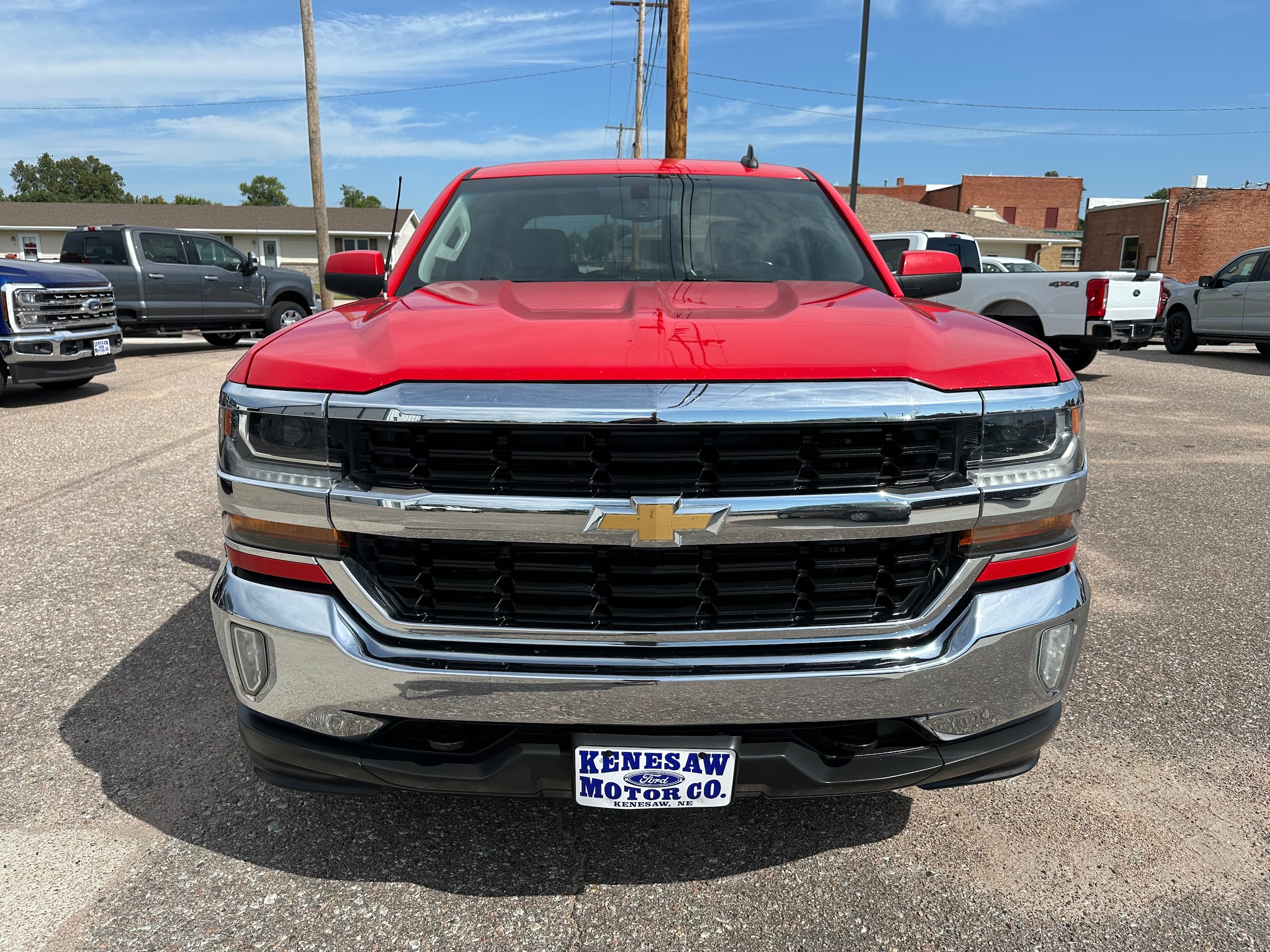 Used 2017 Chevrolet Silverado 1500 LT with VIN 3GCUKREC5HG242079 for sale in Kenesaw, NE