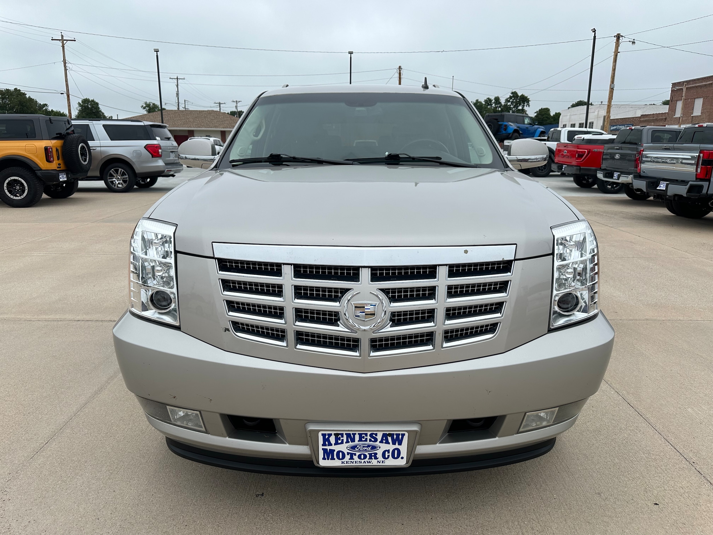 Used 2009 Cadillac Escalade ESV Base with VIN 1GYFK26209R160018 for sale in Kenesaw, NE