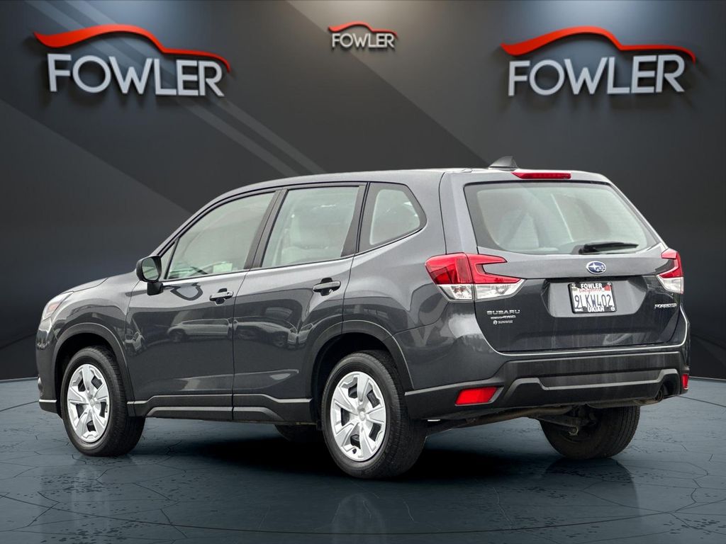 2024 Subaru Forester Base photo 2