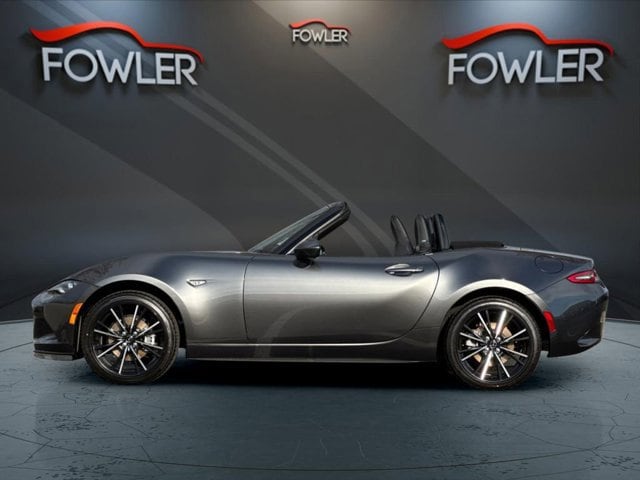 2025 Mazda MX-5 Miata Grand Touring - Photo 2