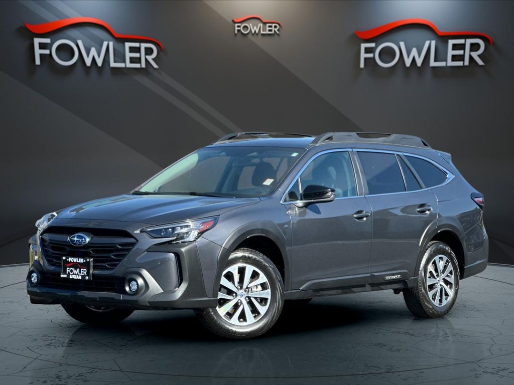 2025 Subaru Outback Premium's photo