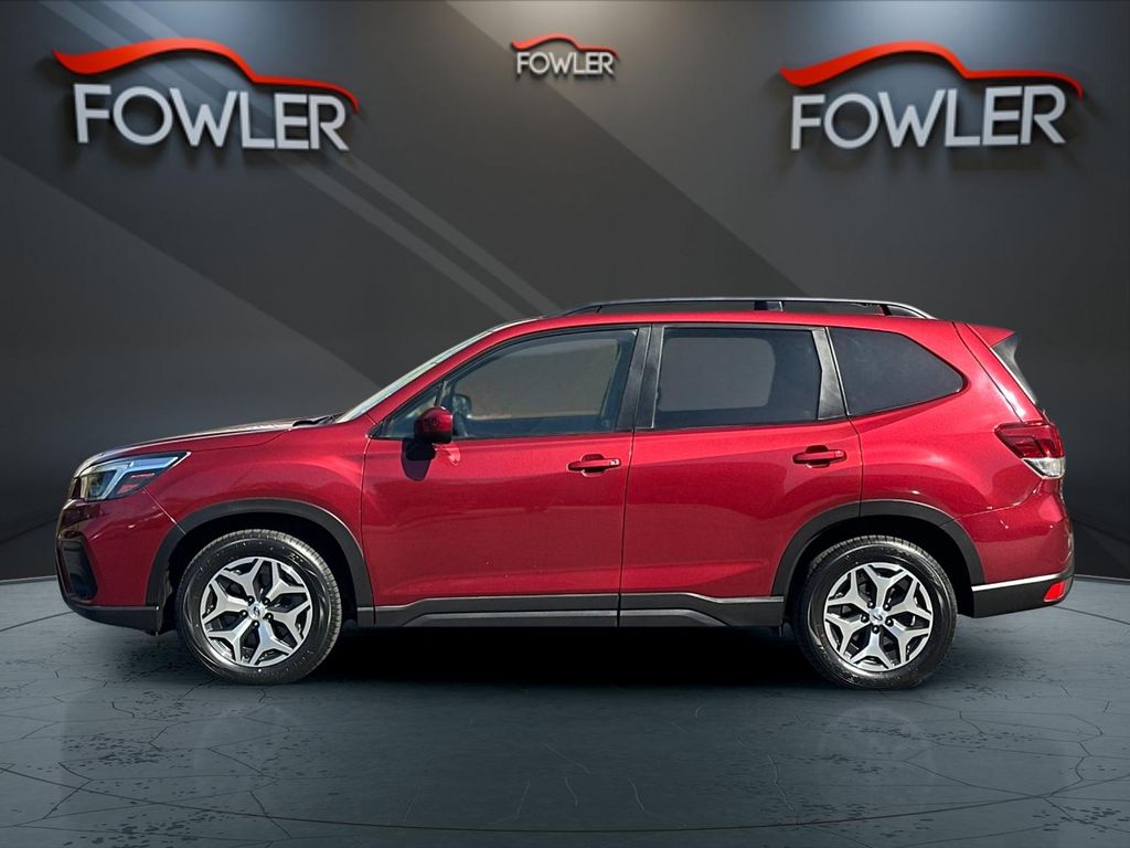 2021 Subaru Forester Premium photo 2