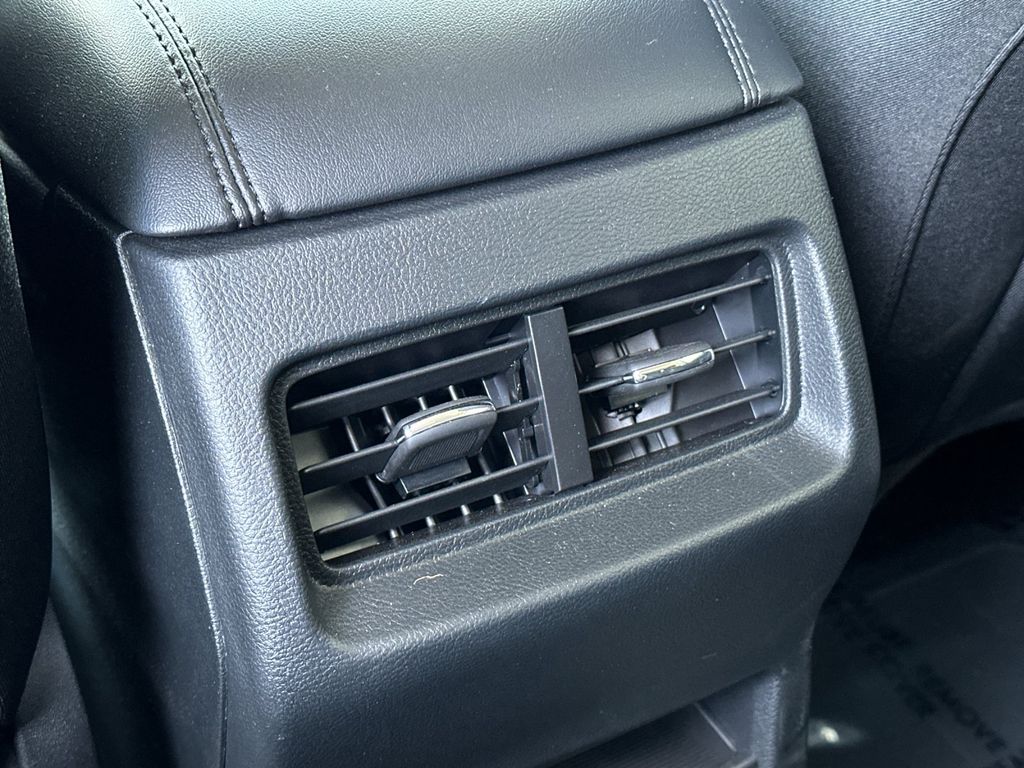 2024 Ford Edge SE - Photo 12