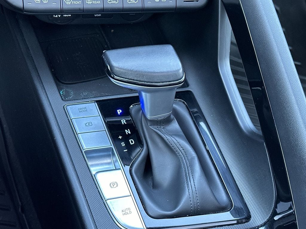 2025 Hyundai Elantra Limited - Photo 26