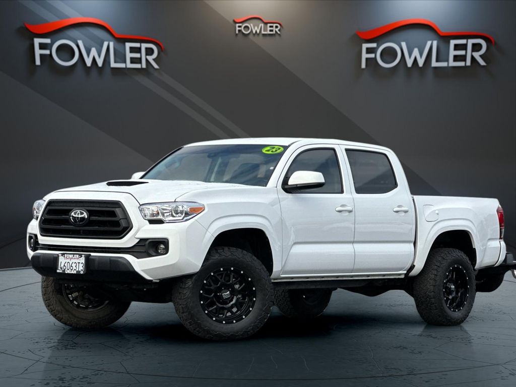2023 Toyota Tacoma SR's photo