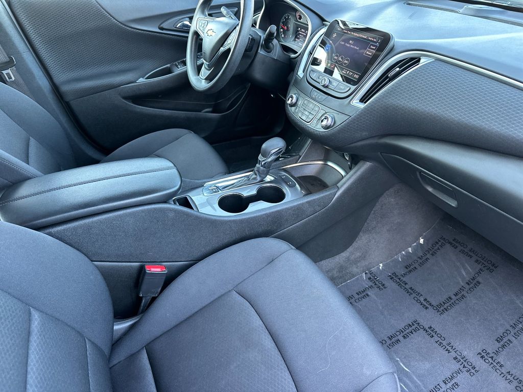 2024 Chevrolet Malibu 1LT - Photo 17