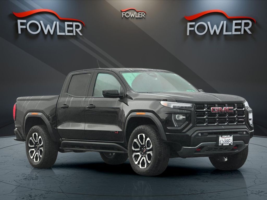 2025 GMC Canyon AT4 - Photo 7