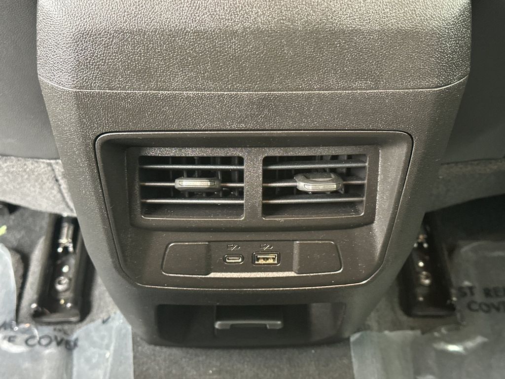 2025 GMC Canyon AT4 - Photo 17
