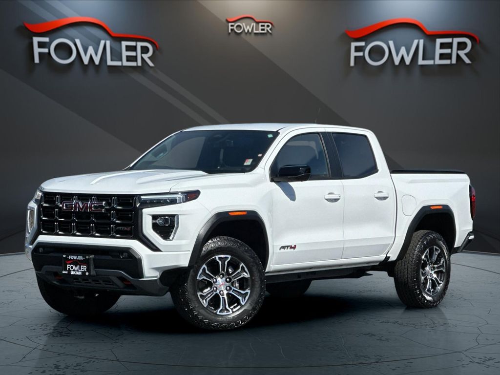 2023 GMC Canyon 4WD AT4 Crew Cab Short Box's photo