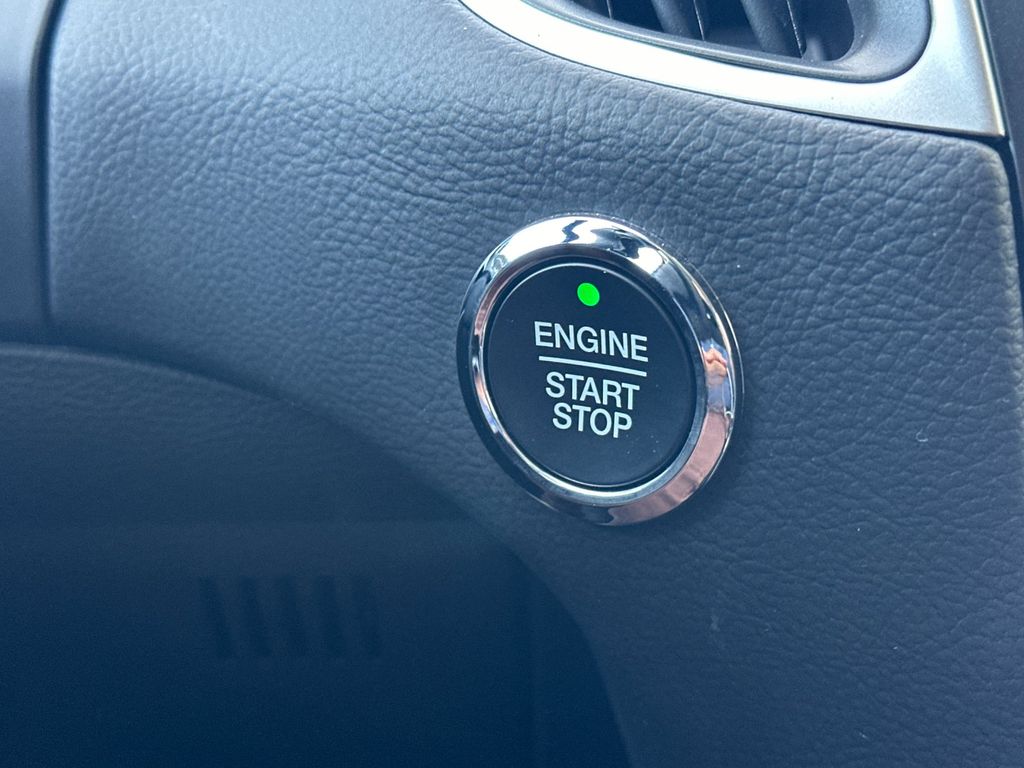 2024 Ford Edge SE - Photo 24
