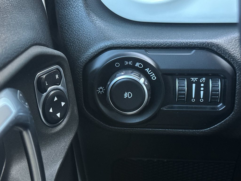 2021 Jeep Wrangler ISLANDER - Photo 35