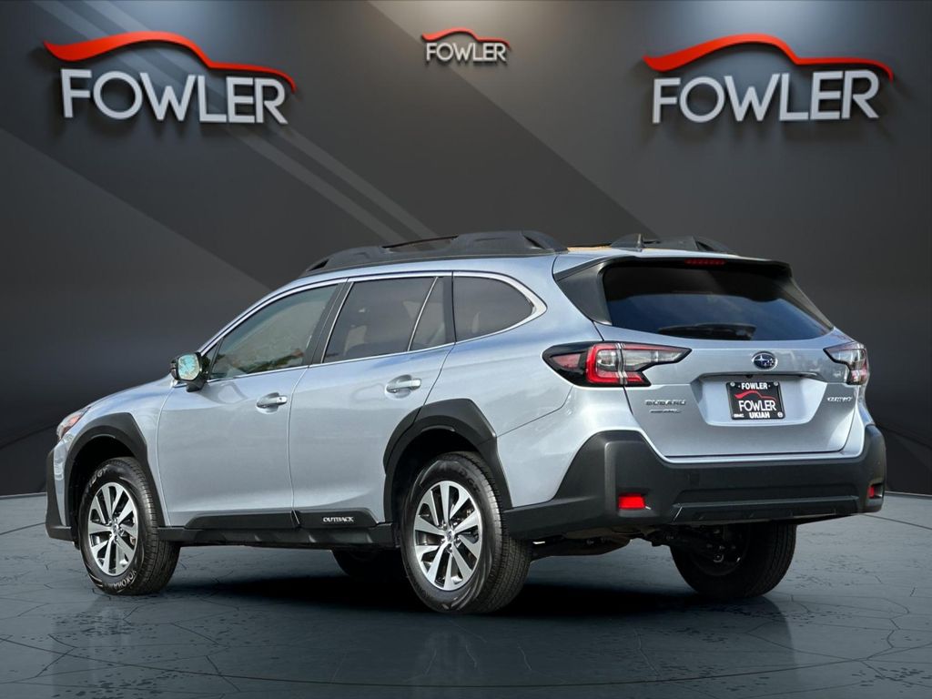 2024 Subaru Outback Premium photo 3
