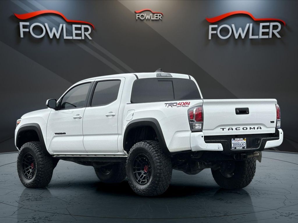 2021 Toyota Tacoma TRD Off-Road V6 photo 3