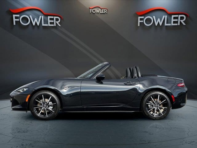 2025 Mazda MX-5 Miata Grand Touring - Photo 2