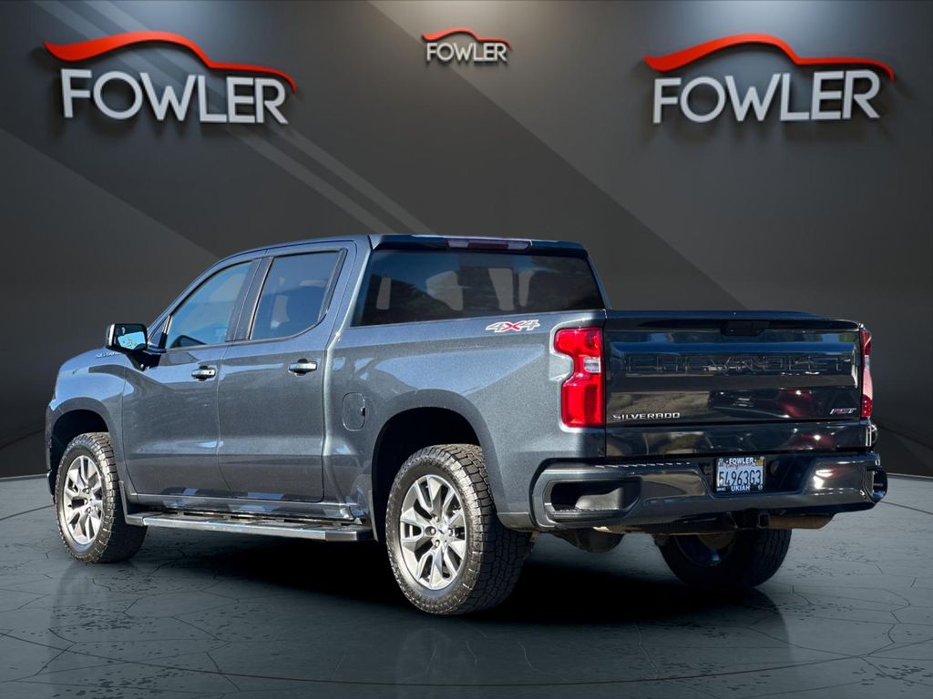 2021 Chevrolet Silverado 1500 RST photo 3