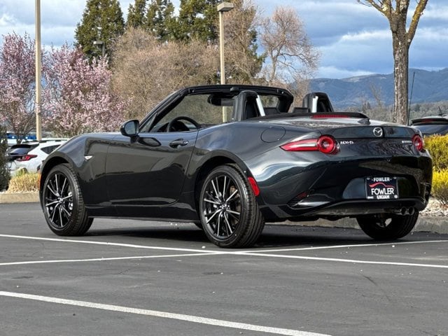 2025 Mazda MX-5 Miata Miata Grand Touring photo 3