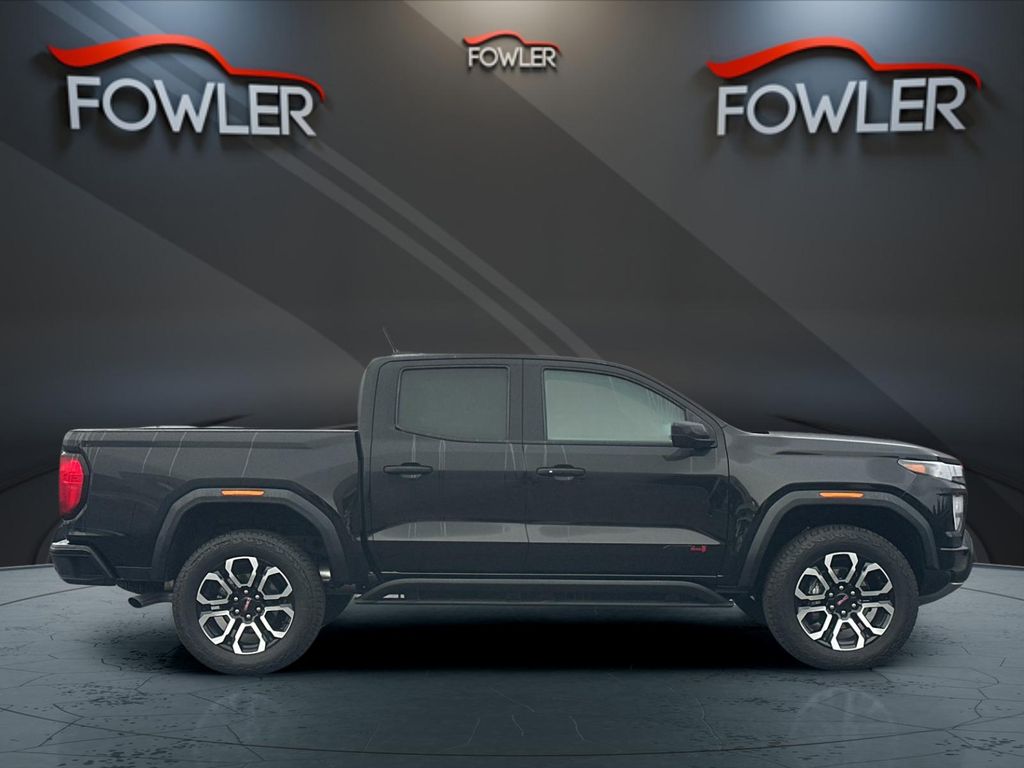 2025 GMC Canyon AT4 - Photo 6