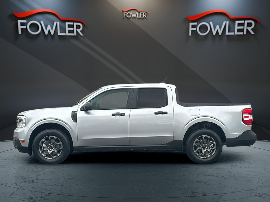2024 Ford Maverick XLT photo 2