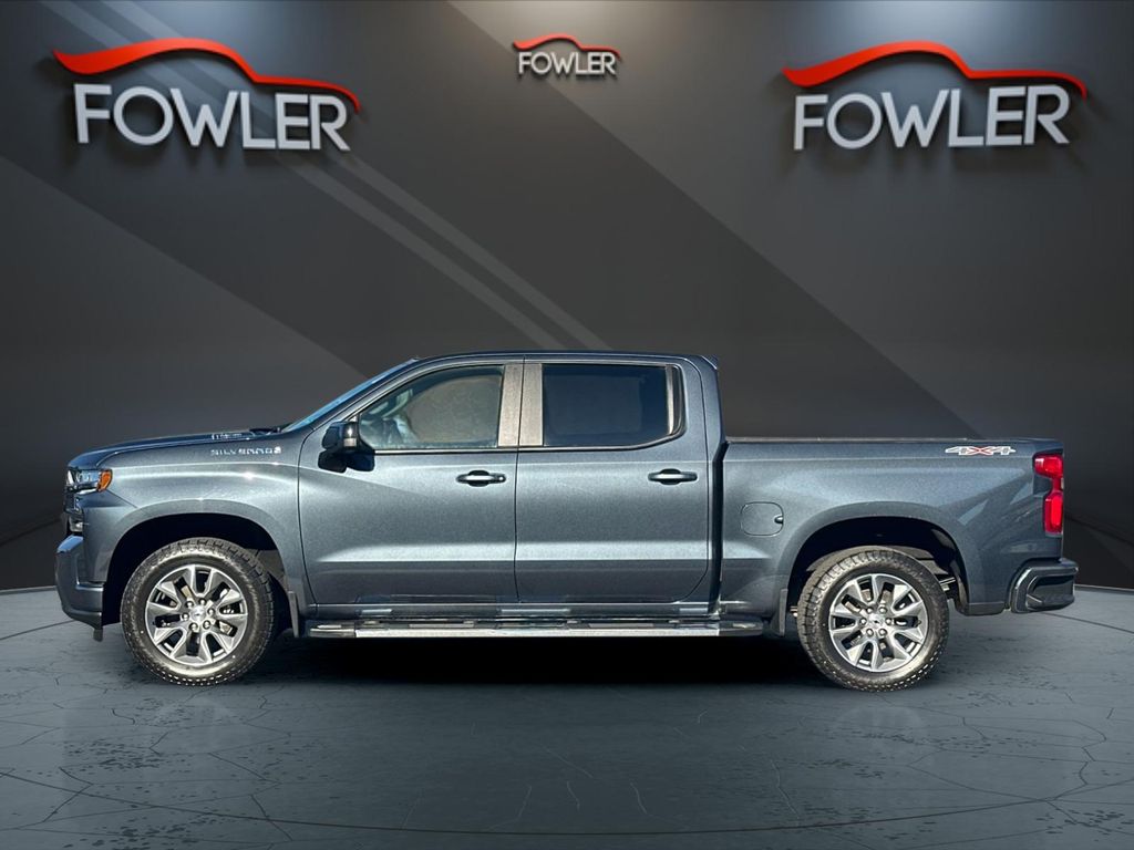 2021 Chevrolet Silverado 1500 RST photo 2