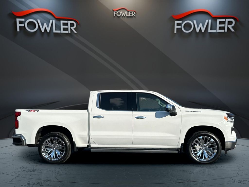 2022 Chevrolet Silverado 1500 LTZ - Photo 6
