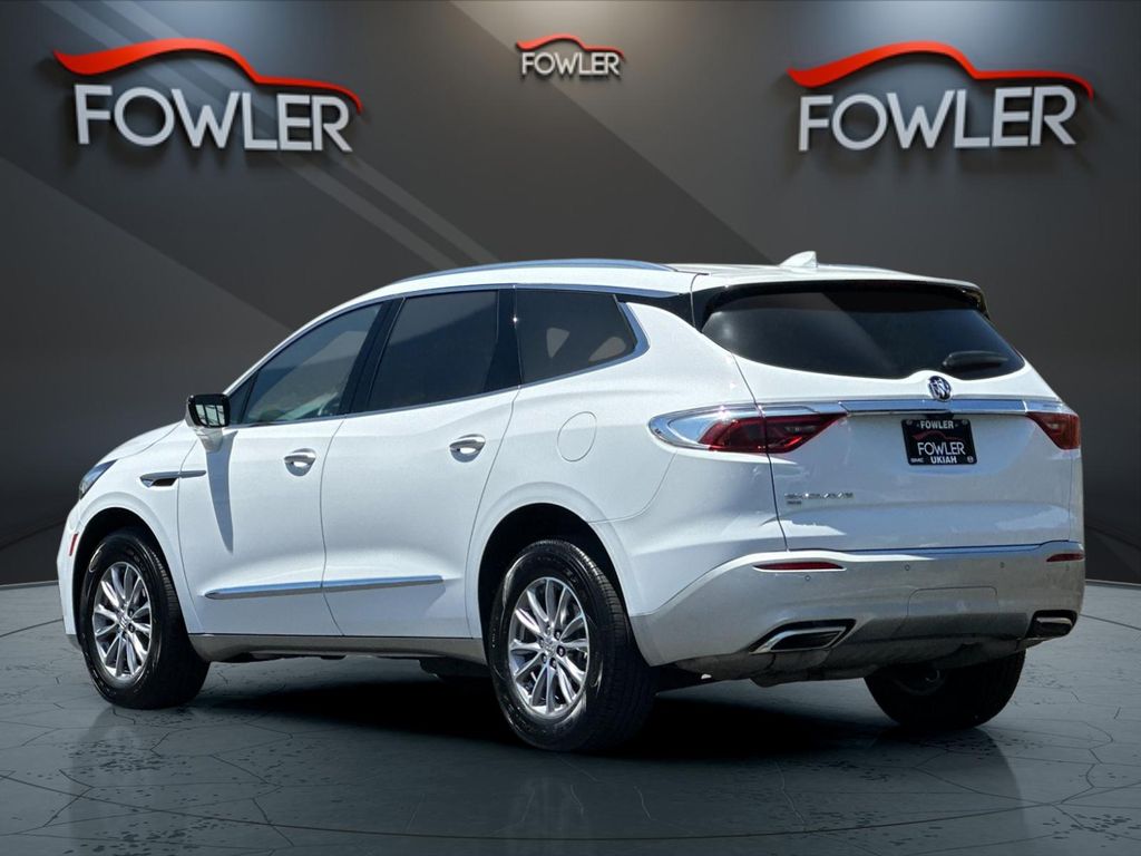 2024 Buick Enclave Premium photo 3