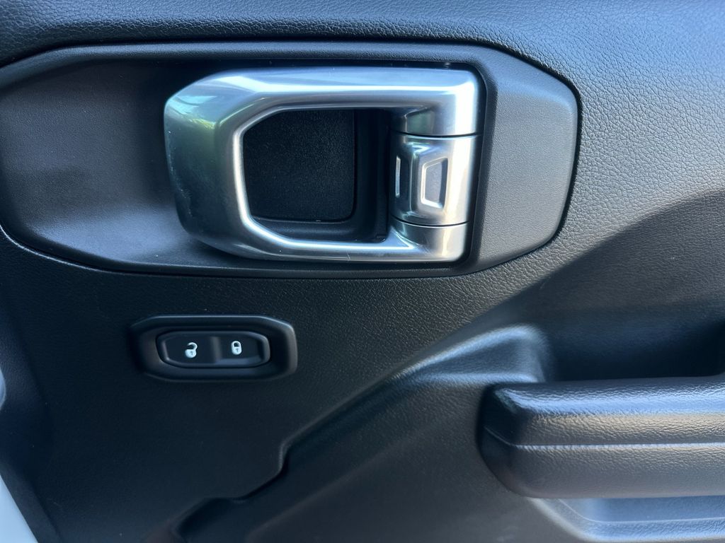 2021 Jeep Wrangler ISLANDER - Photo 23