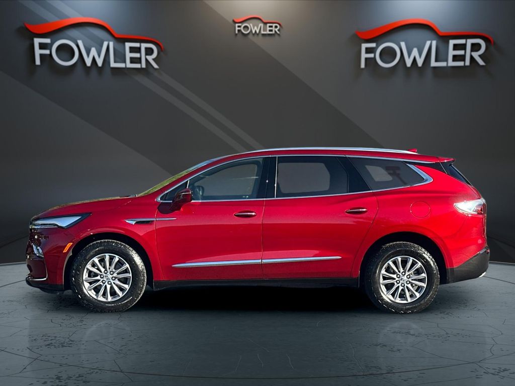 2024 Buick Enclave Premium photo 2