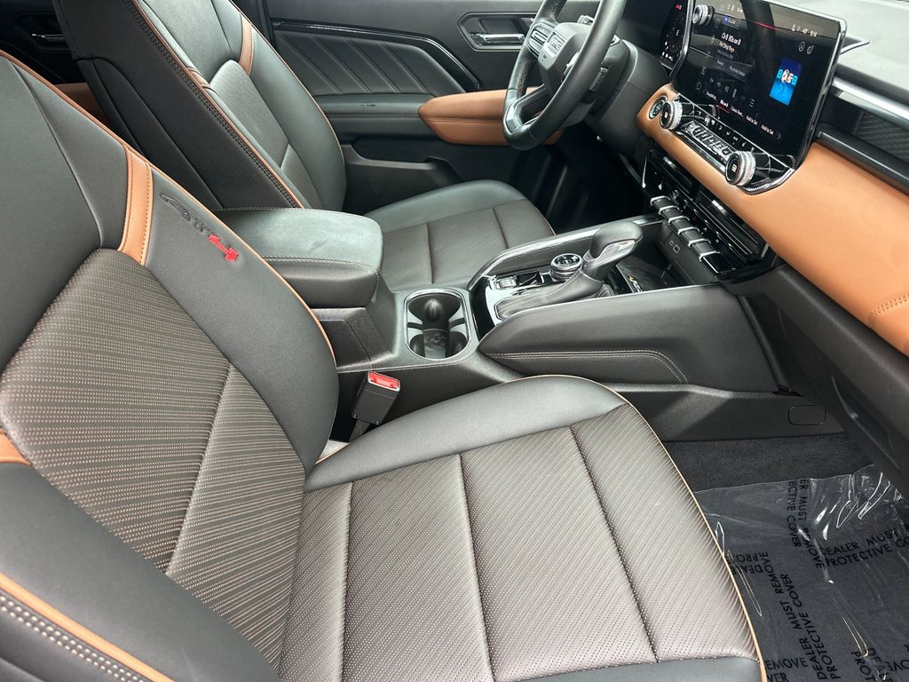 2025 GMC Canyon AT4 - Photo 20