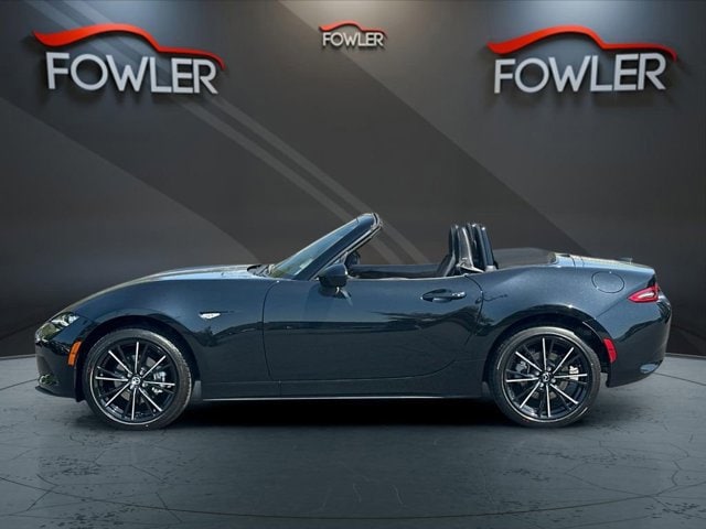 2025 Mazda MX-5 Miata Grand Touring - Photo 2
