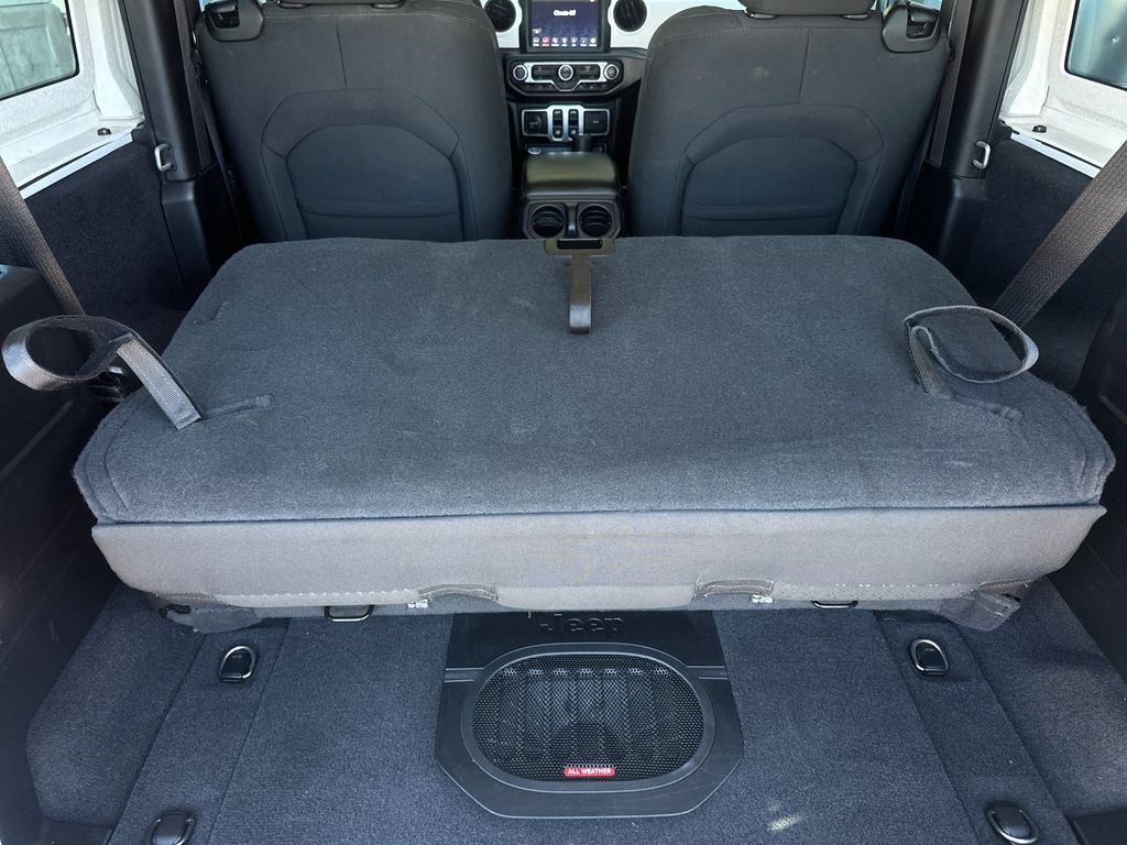 2021 Jeep Wrangler ISLANDER - Photo 20