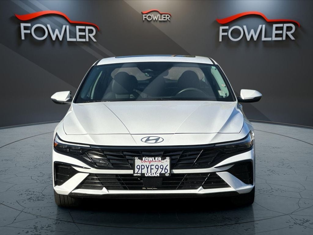 2025 Hyundai Elantra Limited - Photo 8