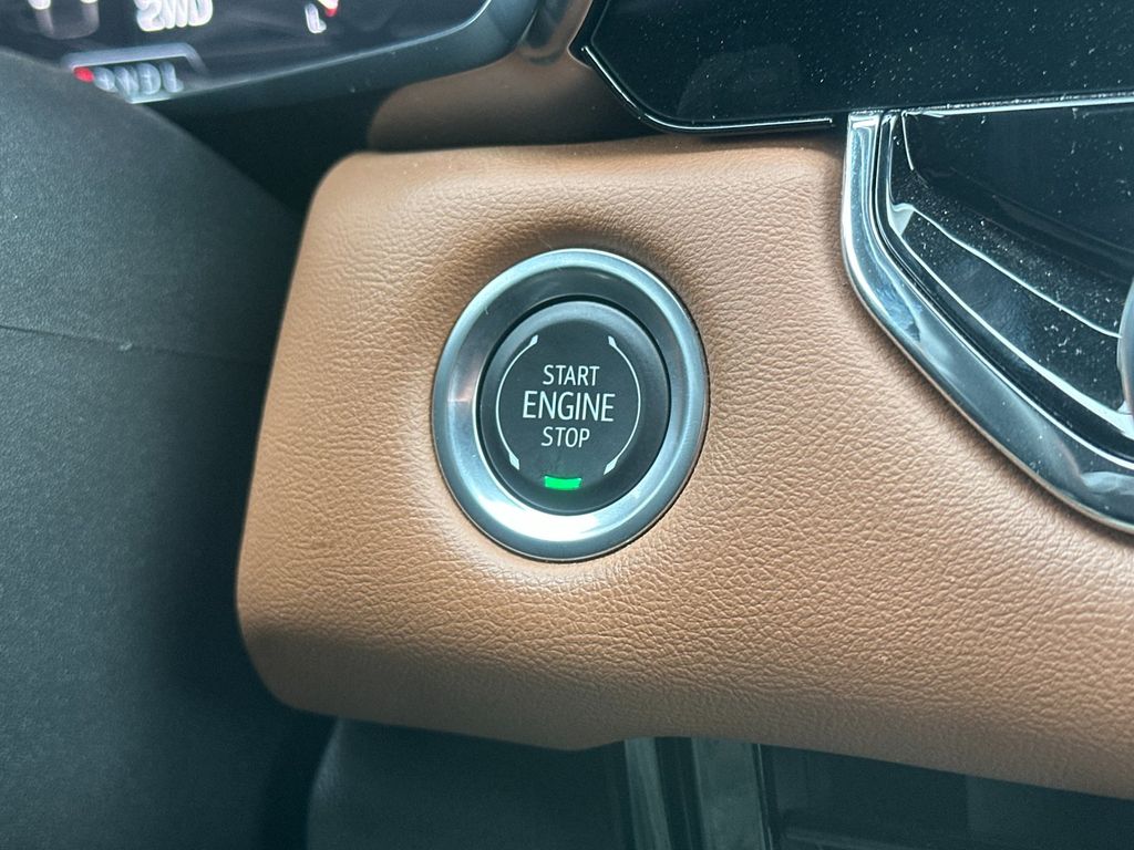 2025 GMC Canyon AT4 - Photo 28