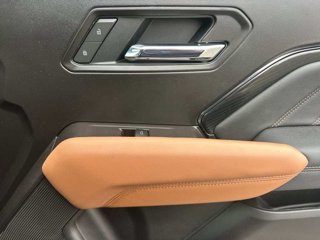 2025 GMC Canyon AT4 - Photo 22