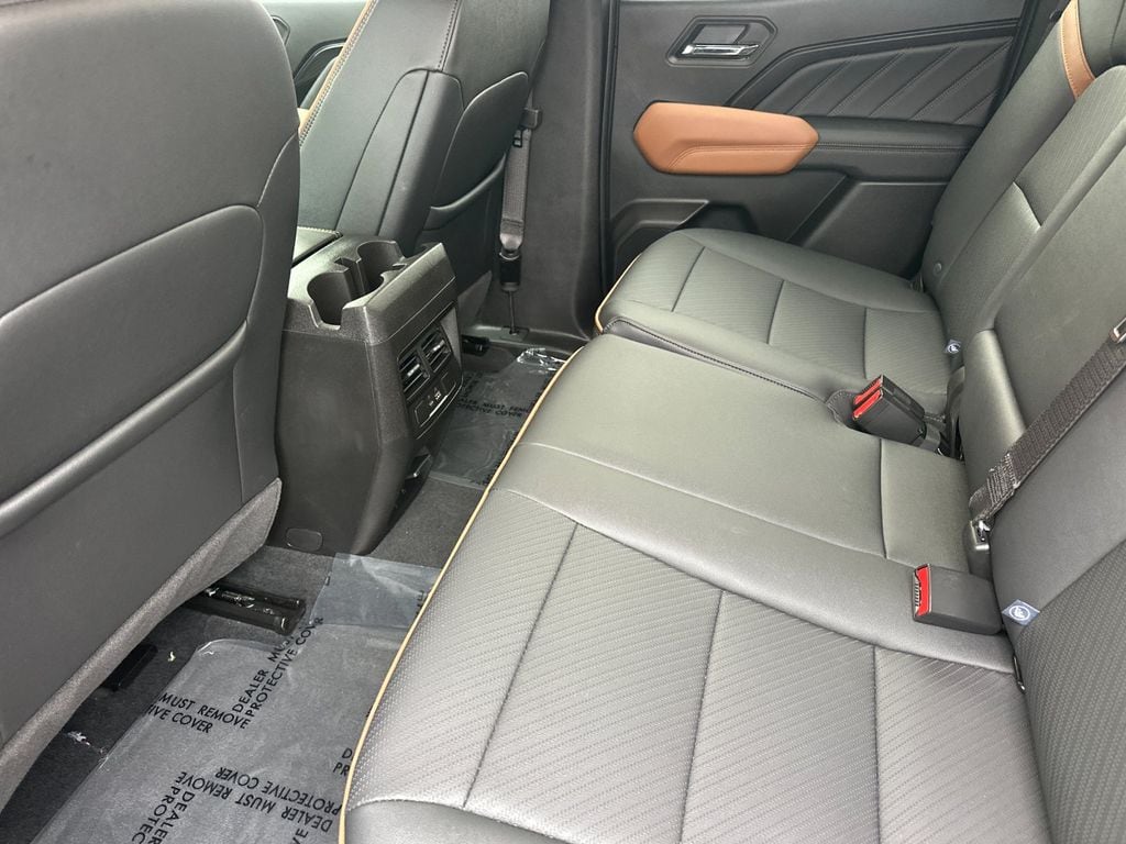 2025 GMC Canyon AT4 - Photo 15