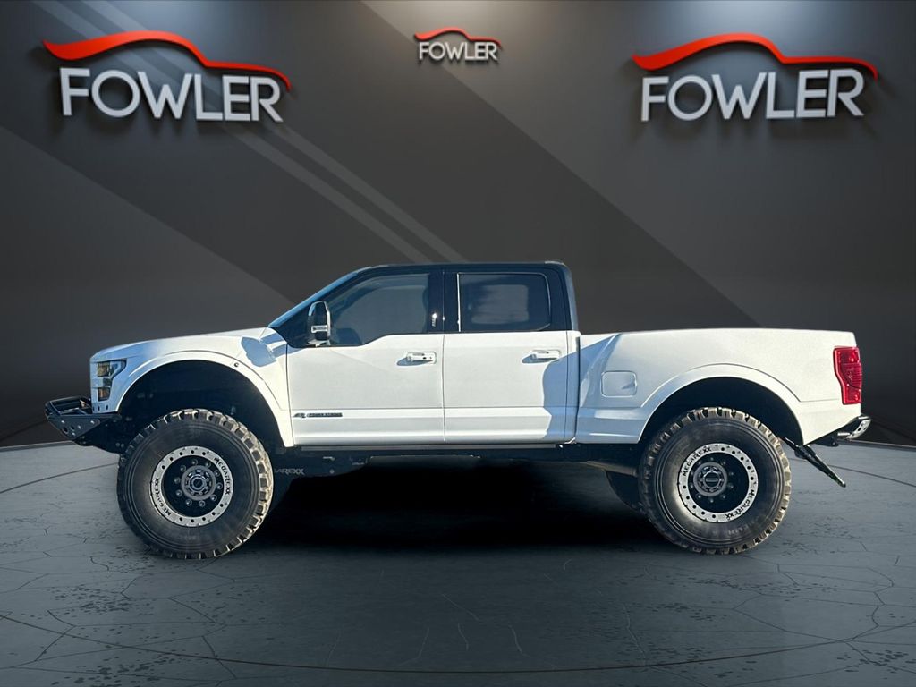 2022 Ford F-250 Lariat photo 2