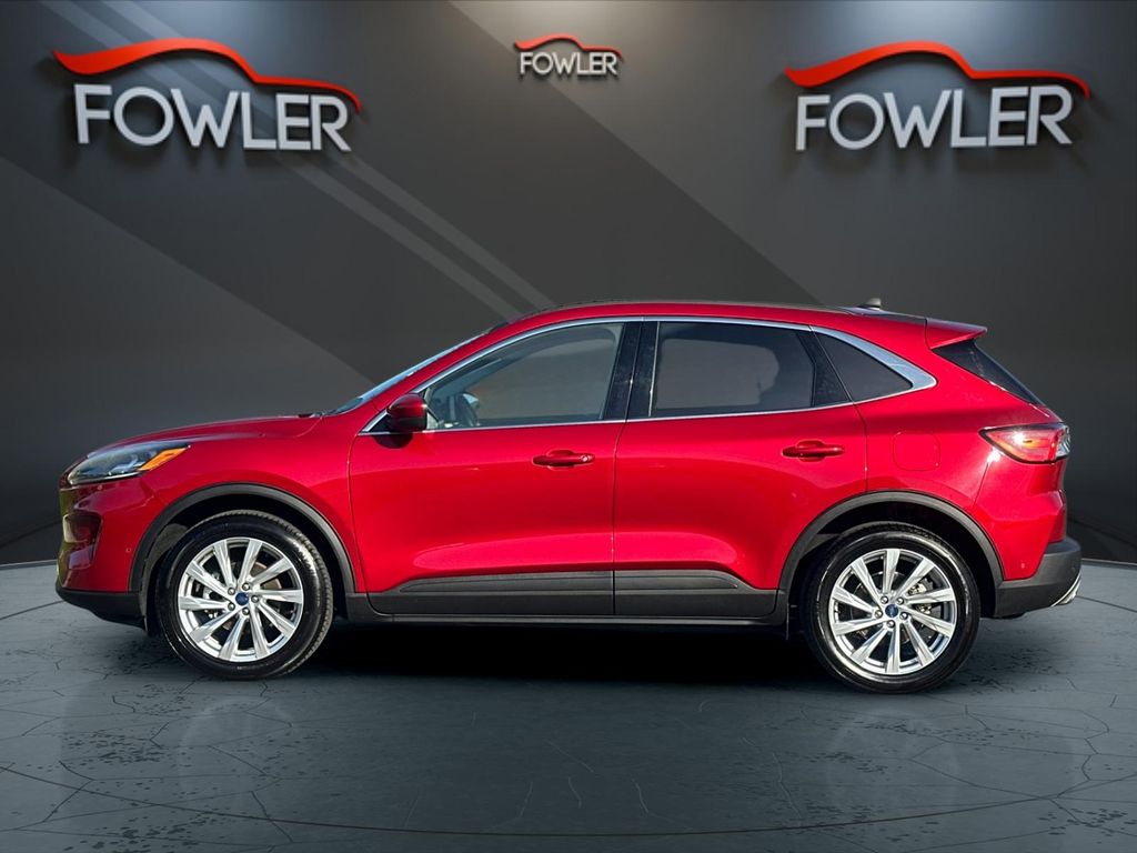 2022 Ford Escape Titanium photo 2