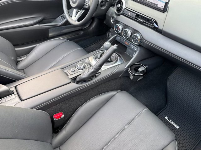 2025 Mazda MX-5 Miata Grand Touring - Photo 16