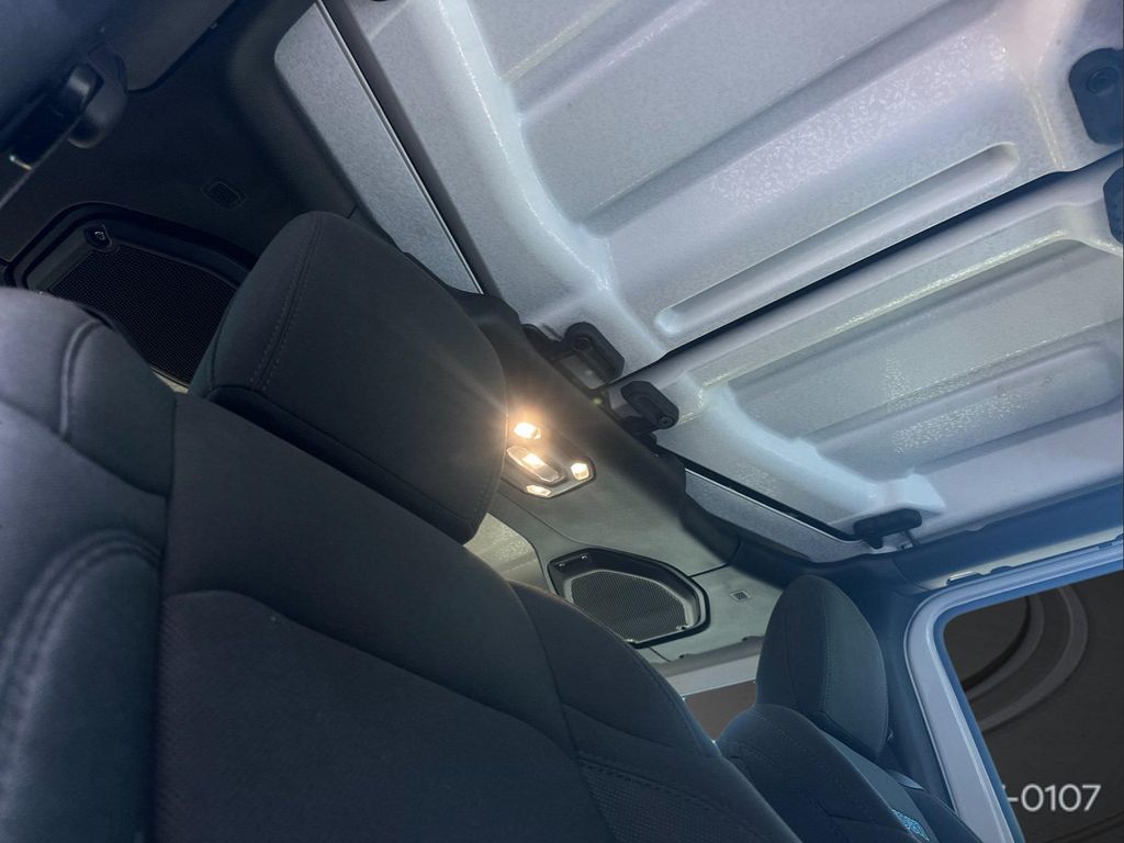 2021 Jeep Wrangler ISLANDER - Photo 22
