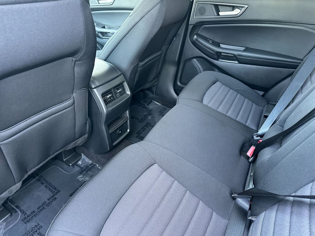 2024 Ford Edge SE - Photo 11