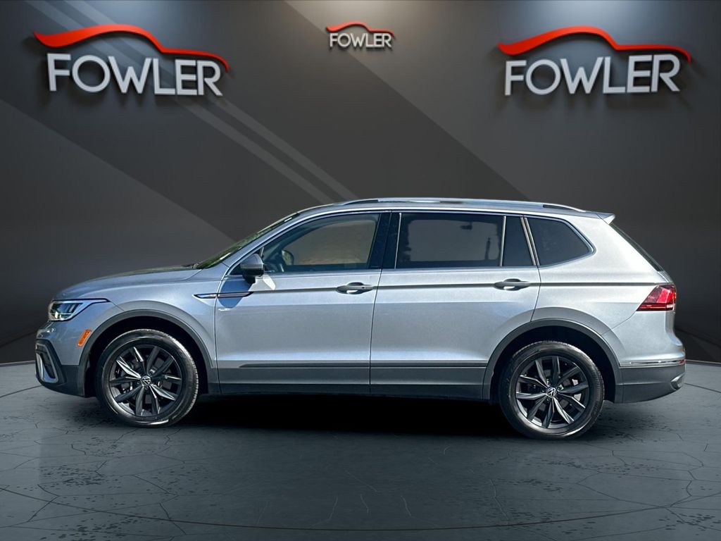 2024 Volkswagen Tiguan SE Wolfsburg Edition photo 2