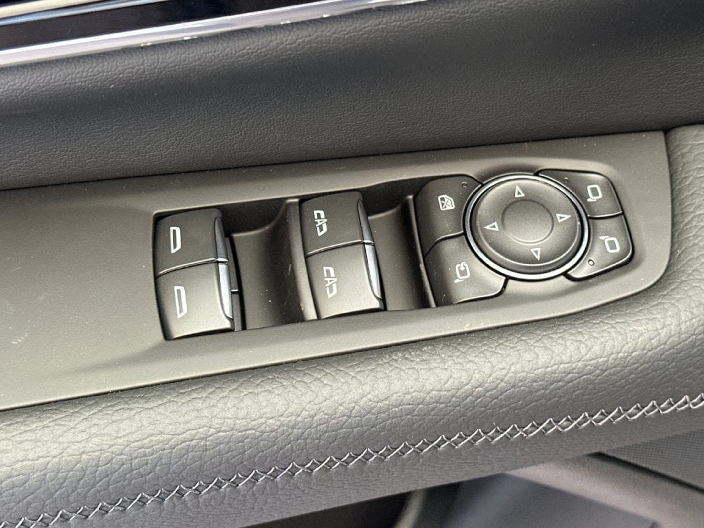 2026 GMC Yukon Denali - Photo 11