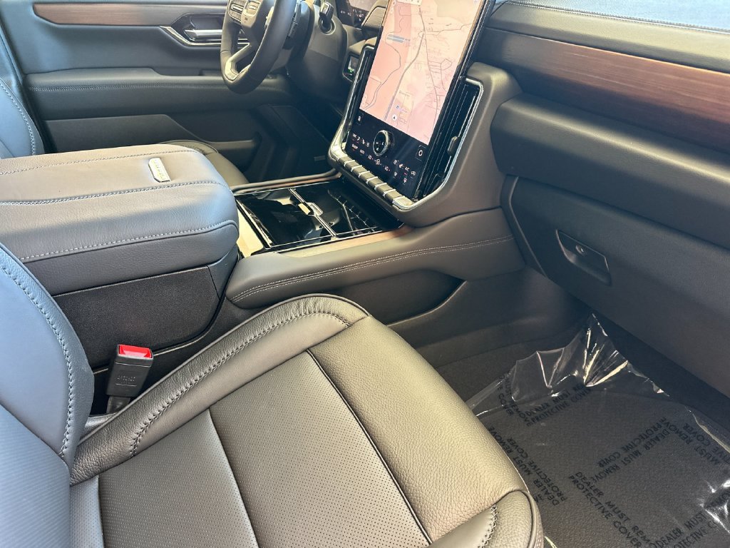 2026 GMC Yukon Denali - Photo 18