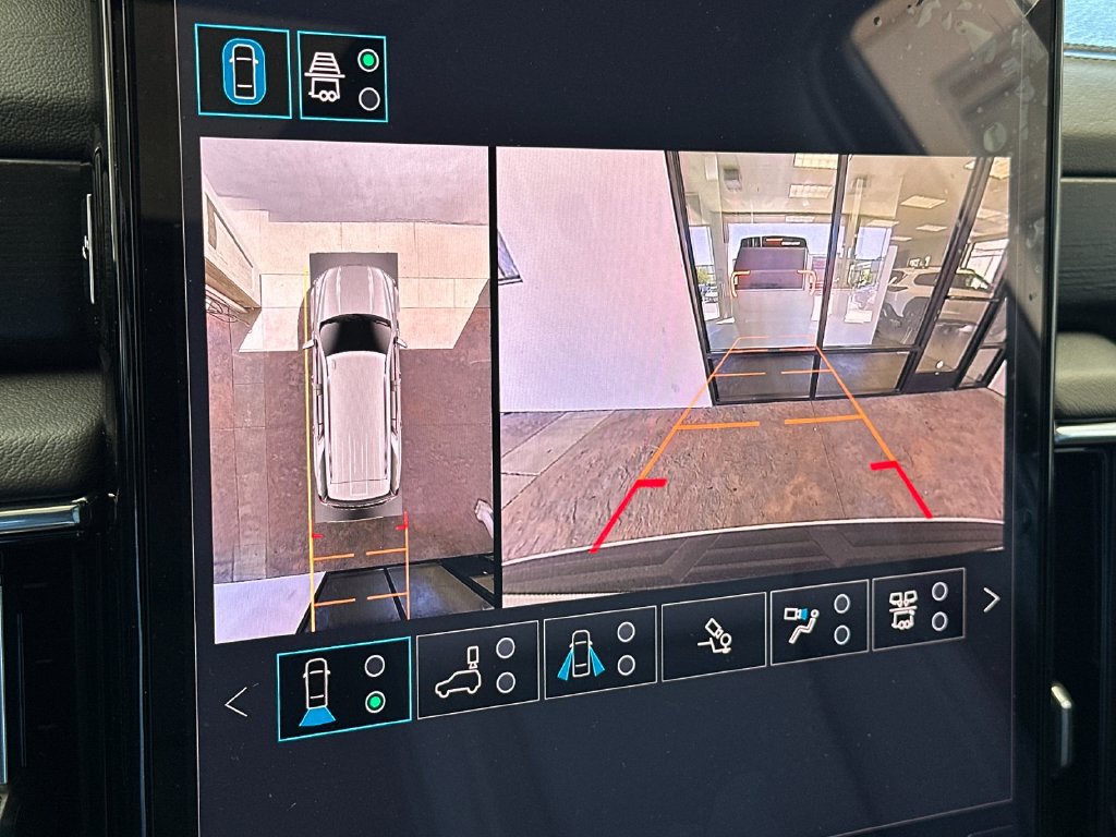 2026 GMC Yukon Denali - Photo 24