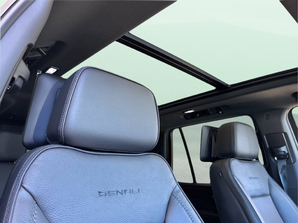 2026 GMC Yukon Denali - Photo 19