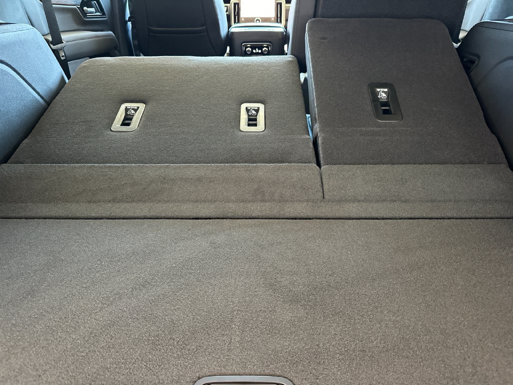 2026 GMC Yukon Denali - Photo 17