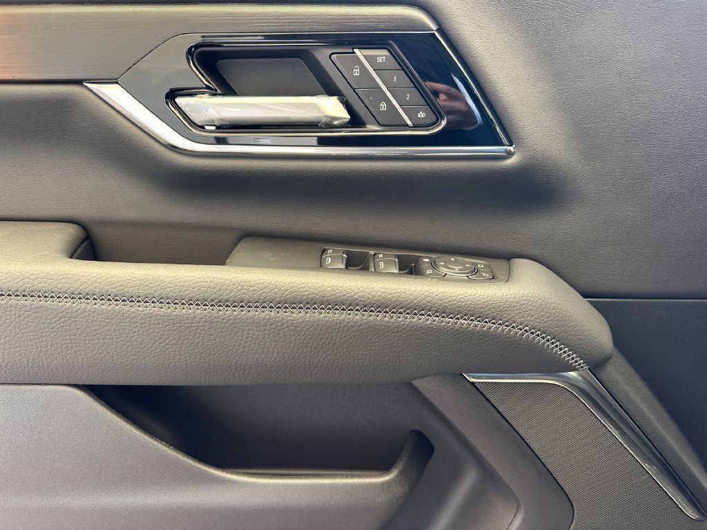 2026 GMC Yukon Denali - Photo 10